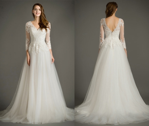 Robe de mariée ligne A col en V avec manches trois quarts haut en dentelle